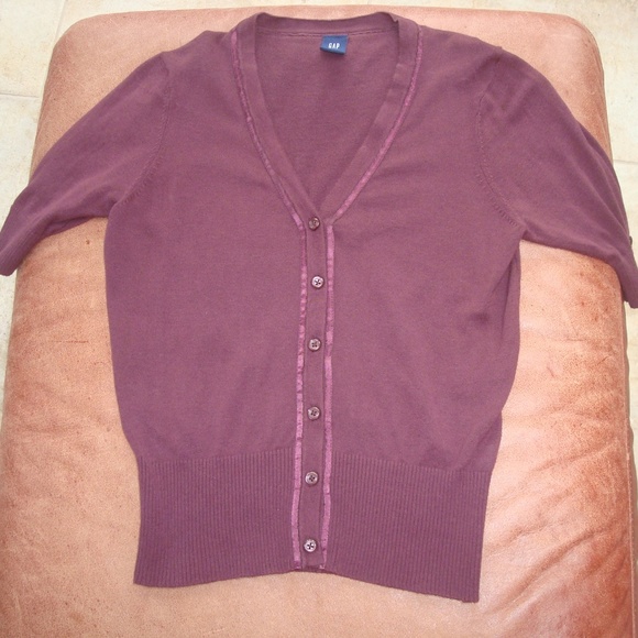 GAP Sweaters - Gap - 1/2 sleeve - button up sweater - XS - Maroon